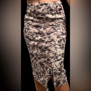 Abstract Print Pencil Skirt in Black and Cream